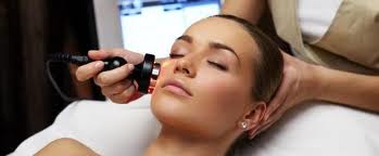 پوست‌شناسی  - درماتولوژی (به انگلیسی: Dermatology)‏